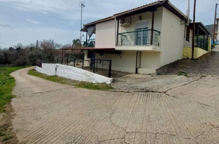 Casă parter 62 mp pe teren 455 mp în Podochori anunturi imobiliare Grecia