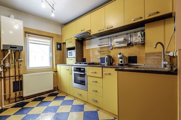 Apartament cu 2 camere, Etaj ideal, aproape de tot. Micalaca Zona 100 anunturi imobiliare Arad