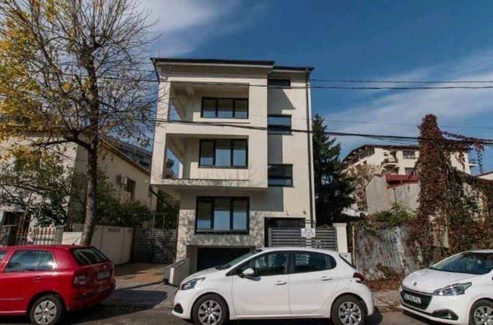 Apartament 4 camere de vanzare 1 MAI - Bucuresti anunturi imobiliare Bucuresti