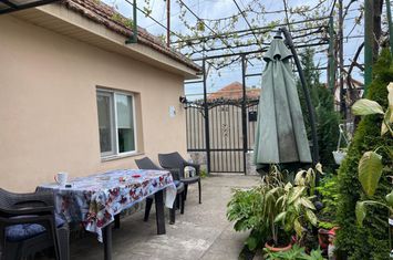 Casă - 3 camere de vanzare KM 5 - Constanta anunturi imobiliare Constanta