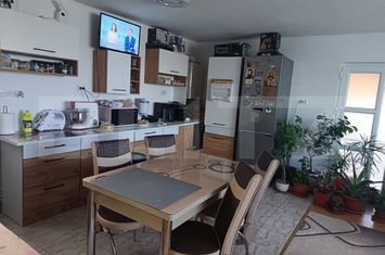 Casă - 3 camere de vanzare PLOIESTI - Prahova anunturi imobiliare Prahova