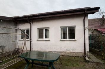 Casă - 4 camere de vanzare PLAIUL VULCANESTI - Dolj anunturi imobiliare Dolj