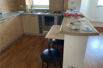 Apartament 3 camere de vanzare ULTRACENTRAL - Vrancea anunturi imobiliare Vrancea