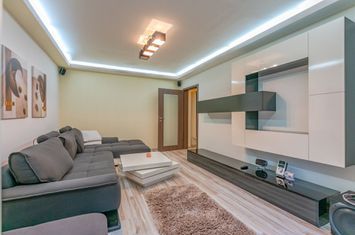 Apartament Mobilat si Utilat cu Loc de Parcare anunturi imobiliare Brasov