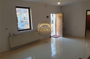 Apartament 3 camere de vanzare CENTRAL - Bihor anunturi imobiliare Bihor