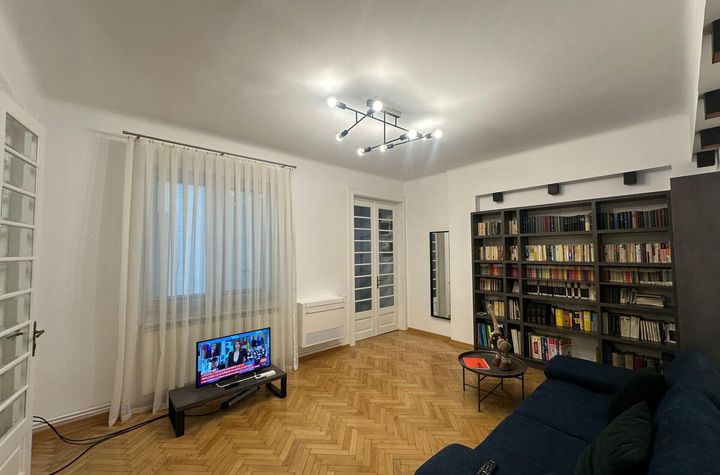 PIATA UNIRII 3 camere 4/S+P+4+M renovat LIBER anunturi imobiliare Bucuresti