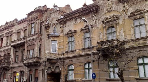 Clădirile istorice: protejate de legislația românească, dar numai teoretic