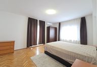 650 €, Apartament 3 camere