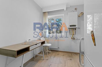 Apartament decomandat, renovat - etaj 1 anunturi imobiliare Neamt