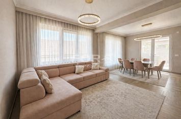 Casa moderna cu 4 camere de vanzare strada Piersicilor,  Oncea anunturi imobiliare Bihor