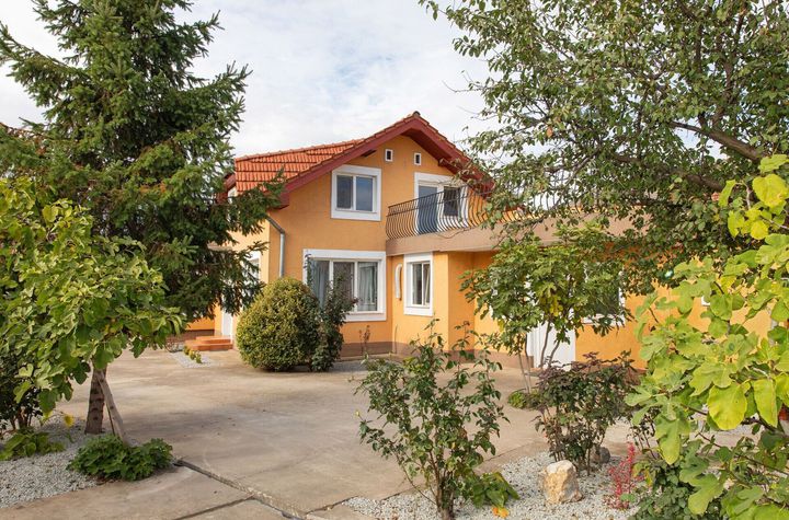 Vilă P+M, Santandrei, 4 dormitoare. 287 000 E (neg). Comision 0. anunturi imobiliare Bihor