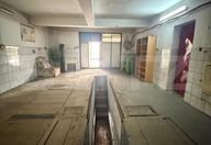 500 €, Spațiu industrial