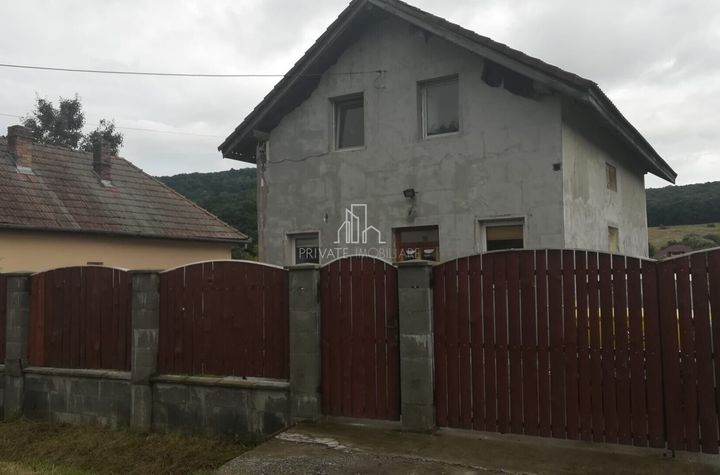 Vilă - 4 camere de vanzare LIVEZENI - Mures anunturi imobiliare Mures