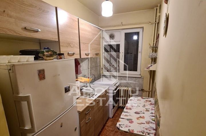 Apartament cu 3 camere, semidecomandat, parter inalt, zona Sagului anunturi imobiliare Timis