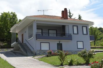 Casă individuală 239 mp, teren 1000 mp — Levkouda anunturi imobiliare Grecia