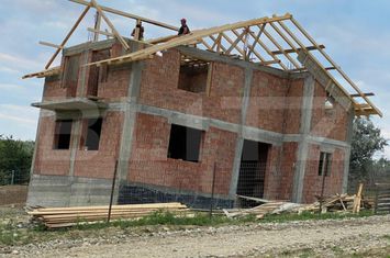 Casă - 4 camere de vanzare IASI - Iasi anunturi imobiliare Iasi