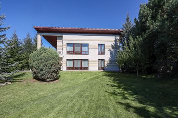 Casă deosebită de vânzare în Sânpetru | Teren 1400 mp anunturi imobiliare Brasov