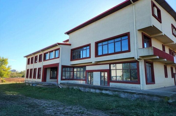 Pantelimon  de vanzare spatiu comercial 1600 mp anunturi imobiliare Bucuresti