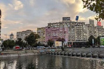 Vanzare apartament de 4 camere in zona bd Unirii-Casa Poporului anunturi imobiliare Bucuresti