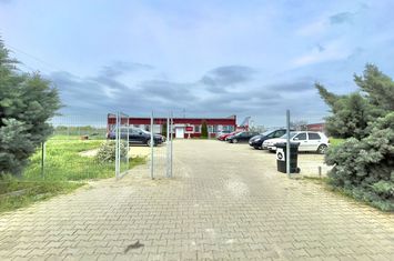 Cladire birouri - spațiu comercial cu parcări în incintă privată anunturi imobiliare Arad
