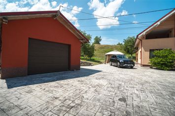 Casă - 4 camere de vanzare CENTRAL - Hunedoara anunturi imobiliare Hunedoara