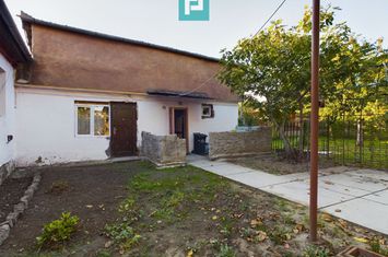 Casă cu 4 camere de vânzare în Sega anunturi imobiliare Arad