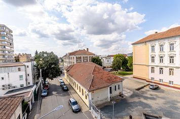 Apartament cu 4 camere LUX, zona Gloria – Pedagogic – Malul Mureșului anunturi imobiliare Arad