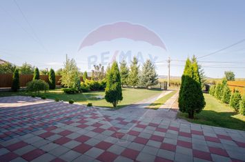 Casă / Vilă cu 5 camere de vânzare în zona Central anunturi imobiliare Vaslui