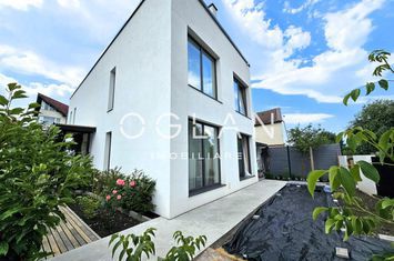 Vilă - 4 camere de vanzare STRAND - Sibiu anunturi imobiliare Sibiu