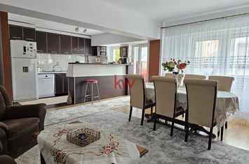 Apartament 4 camere de vanzare GURA HUMORULUI - Suceava anunturi imobiliare Suceava