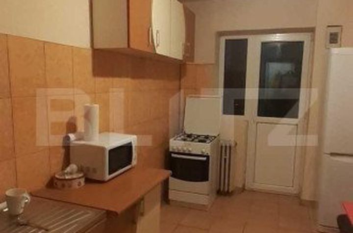 Apartament 3 camere de vanzare PETROLULUI - Prahova anunturi imobiliare Prahova