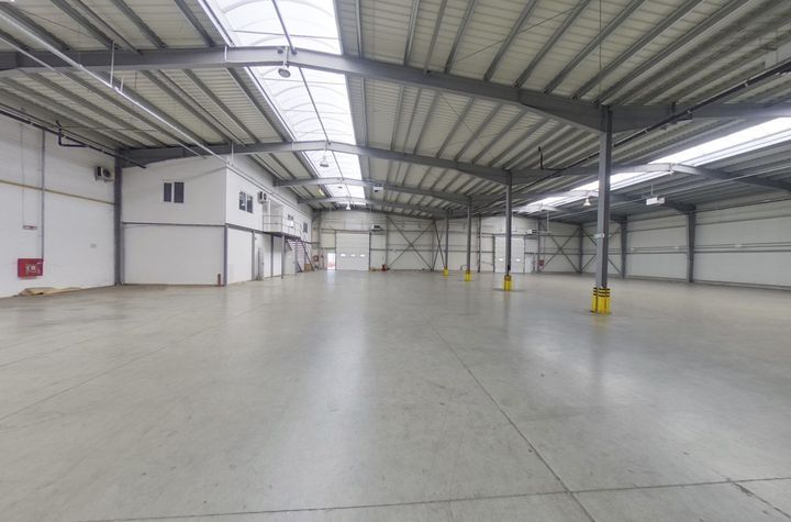 HALĂ INDUSTRIALĂ 856 MP 0% COMISION anunturi imobiliare Arad