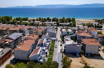 Mezonetă nouă 2 niveluri, 90 mp – Paralia Ofriniou anunturi imobiliare Grecia