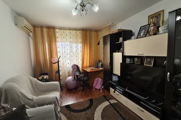 Apartament 3 camere de vanzare CANTACUZINO - Prahova anunturi imobiliare Prahova