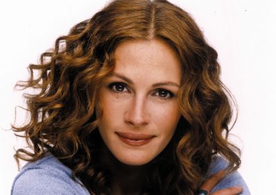 Julia Roberts mănâncă, se roagă, iubeşte şi… cumpără case