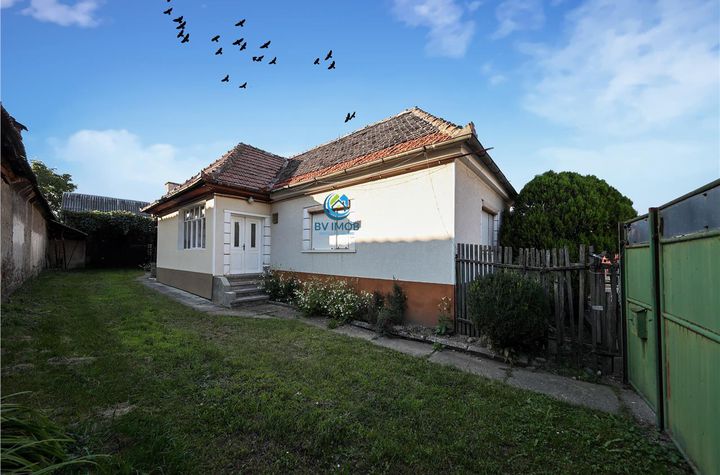 Casă - 3 camere de vanzare TARLUNGENI - Brasov anunturi imobiliare Brasov
