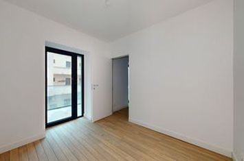 Garsoniera etaj 1/12 plus parcare subterana 13 Septembrie - Panduri anunturi imobiliare Bucuresti