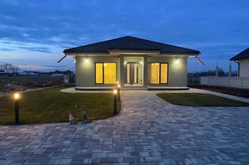 Casă - 5 camere de vanzare VOLOVAT - Suceava anunturi imobiliare Suceava