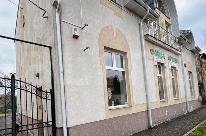 Vilă - 30 camere de vanzare SATU MARE - Satu Mare anunturi imobiliare Satu Mare