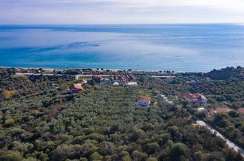 Teren construibil 2800 mp, plaja Folia anunturi imobiliare Grecia