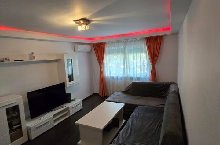 Apartament 3 camere, decomandat, zona Far anunturi imobiliare Constanta