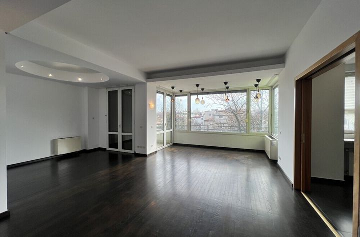 Apartament 4 camere de vanzare KISELEFF - Bucuresti anunturi imobiliare Bucuresti