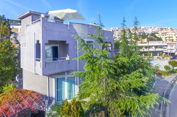Casă 3 nivele în Kalamitsa, la 50 metri de plajă anunturi imobiliare Grecia