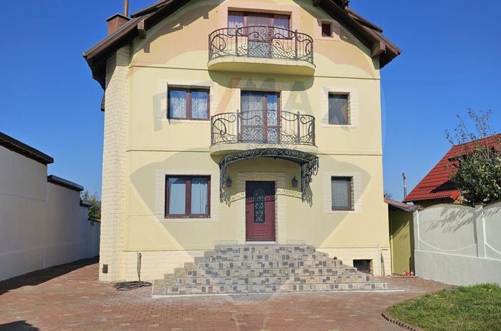 Casă Impresionantă de Vanzare în Inima Orașului Avrig jud. Sibiu anunturi imobiliare Sibiu