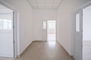 SPATIU BIROURI//SALA DANS//JUDO//ACTIVITATI MULTIPLE//ZONA VEST anunturi imobiliare Prahova