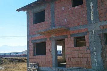 Casă - 4 camere de vanzare UZINA 2 - Brasov anunturi imobiliare Brasov