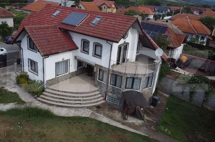 Casă - 4 camere de vanzare TARGU-JIU - Gorj anunturi imobiliare Gorj