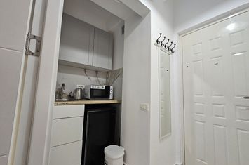 Piata ROMANA- Coloane anunturi imobiliare Bucuresti