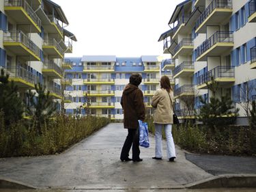 Cum îşi ajută alte ţări tinerii să-şi ia case:diferenţa dintre ajutor şi garanţie