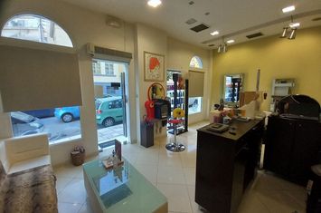 Salon de coafură 85 mp în centrul Serres anunturi imobiliare Grecia